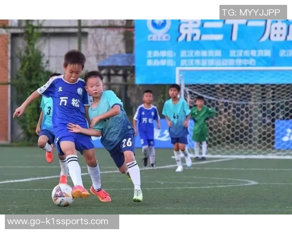 足球趣味比赛：欢乐竞技与团队协作的完美结合活动